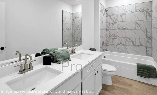 Building Photo - 2431 Longfellow Dr