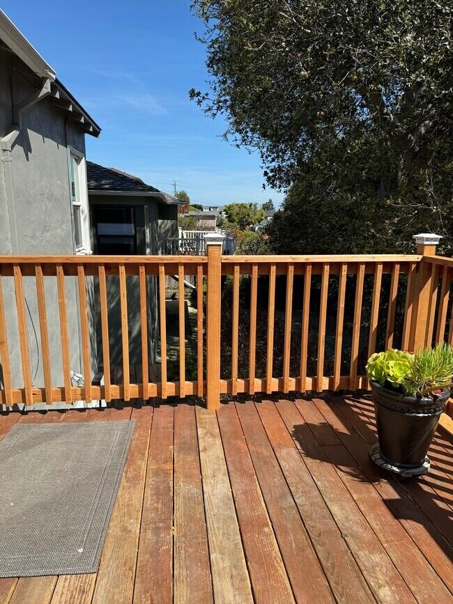 Building Photo - 535 Bayview Ave