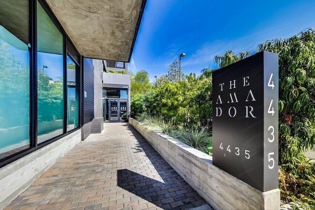 Building Photo - 4435 Piedmont Ave