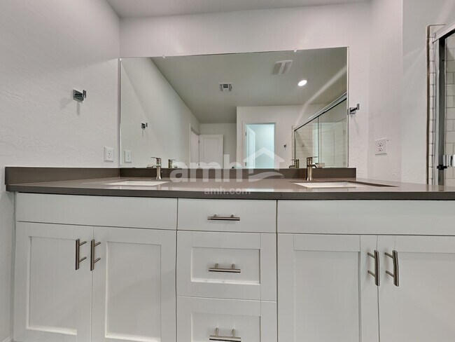 Building Photo - 17137 Puget Ave