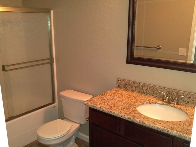 Building Photo - South Redding Home