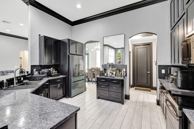 Building Photo - 13803 Citrus Grove Blvd