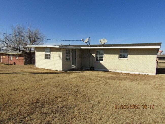Building Photo - Very nice home located in the Gooch Area! No Pets!
