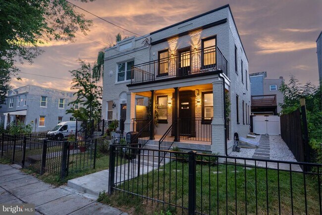 Building Photo - 6314 7th St NW