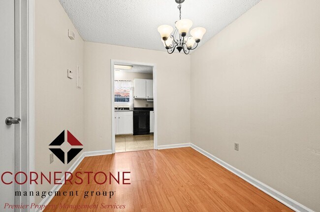 Building Photo - 2 Bed, 1.5 Bath located off of Brightside ...