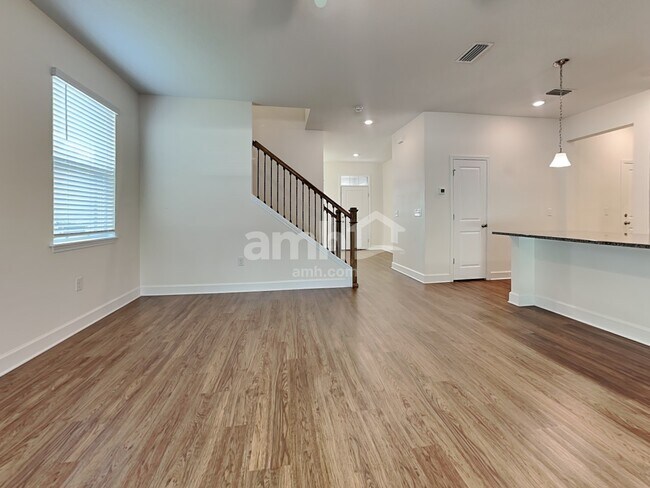 Building Photo - 343 Pine Terrace Dr