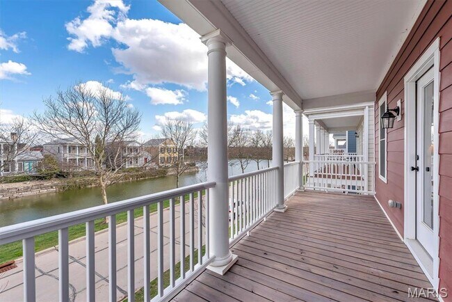 Building Photo - 5044 Arpent St