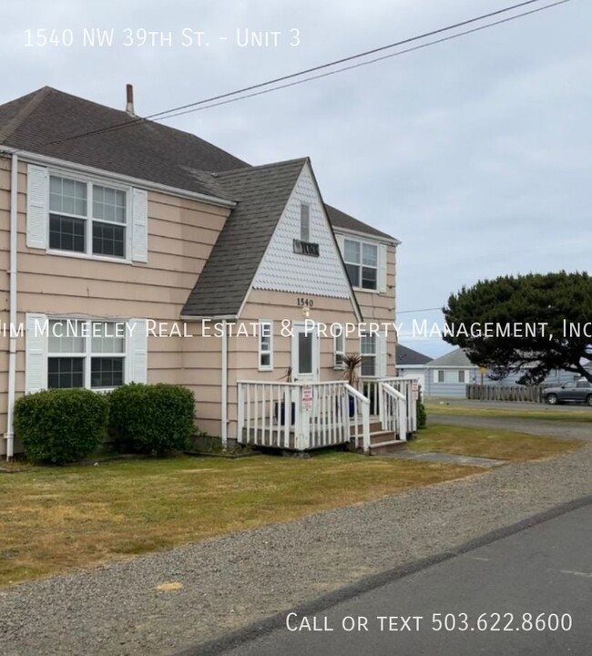 Primary Photo - Well Maintained Upper Unit With Ocean View!