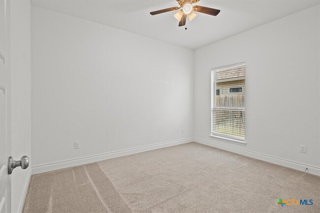 Building Photo - 1921 Creek Ridge St