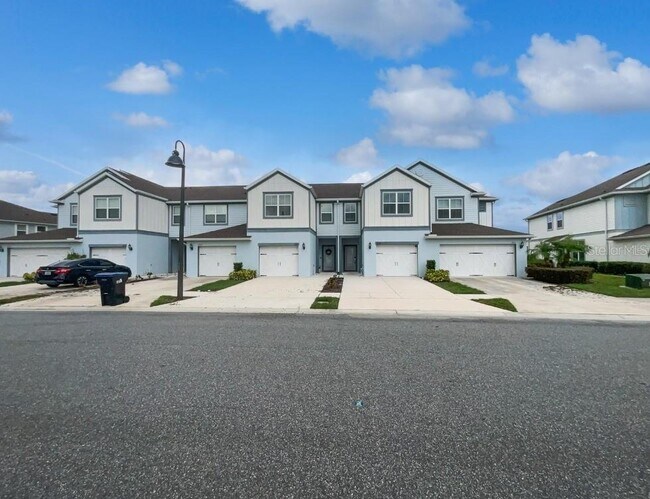 Building Photo - 3737 Plainview Dr