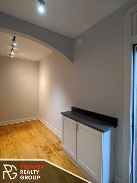 Building Photo - 2317 N Rockwell St