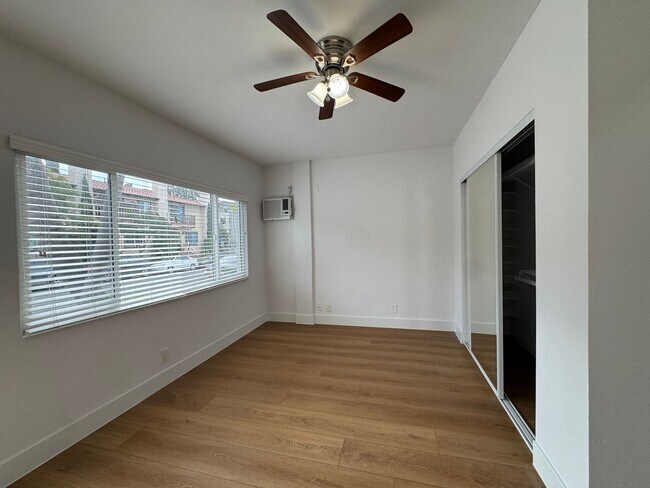 Interior Photo - 11865 Rochester Ave