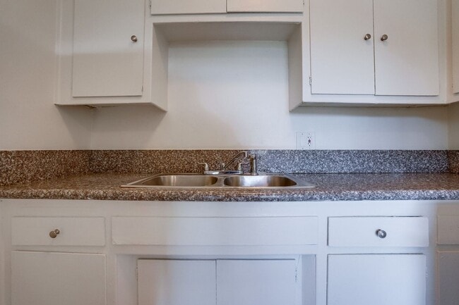 Building Photo - 6117 11th Ave