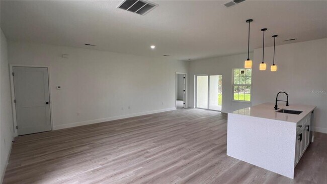 Building Photo - 3360 SW 129th Loop