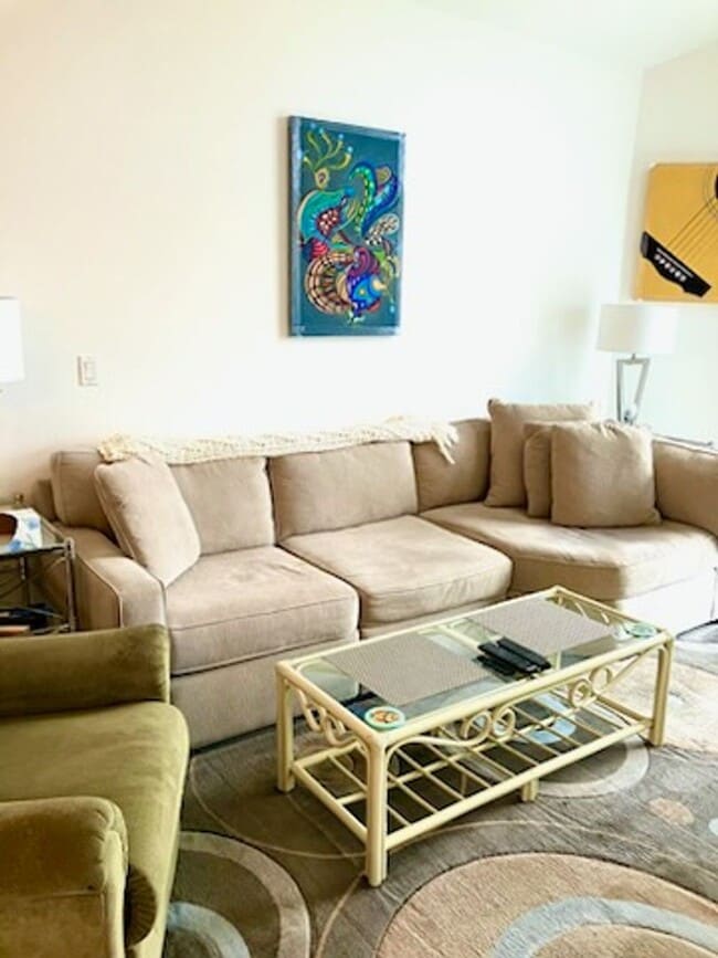 Building Photo - Home