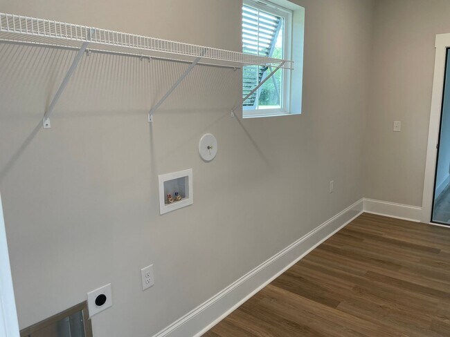 Building Photo - 3 Bedroom 2 Bathroom New Construction Hous...
