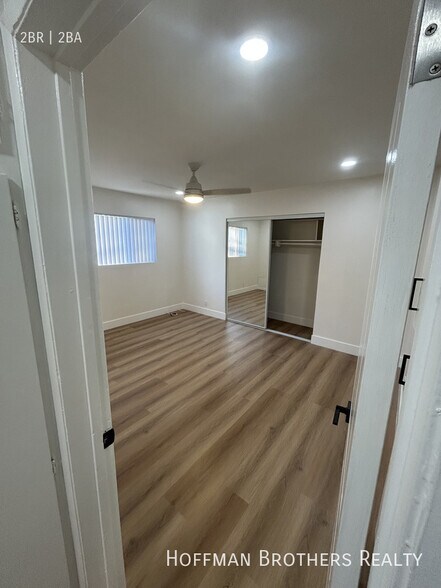 Building Photo - 8206 Romaine St