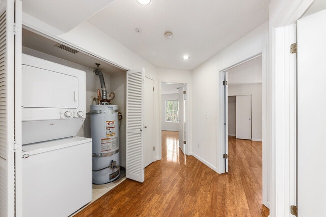 Building Photo - 979 Asilomar Terrace