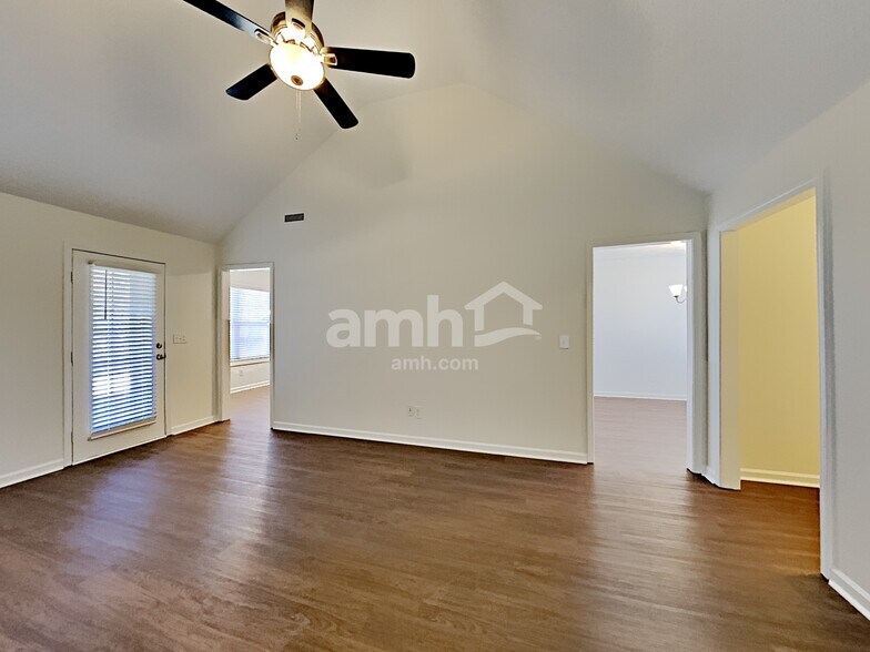 Building Photo - 6027 Nautical St