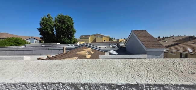 Building Photo - 4120 Beechcraft Way