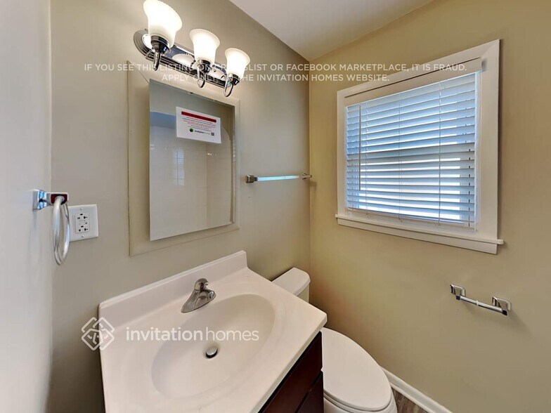 Building Photo - 410 Mors Ave