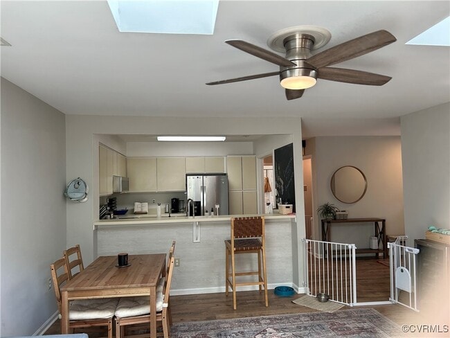 Building Photo - 7551 Beauchamp Ct