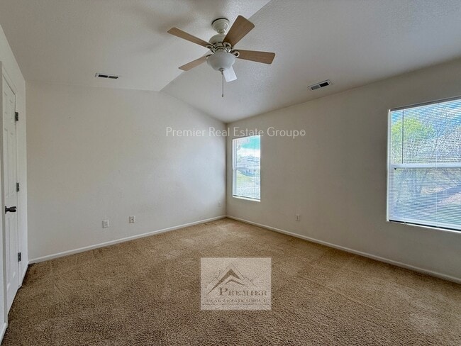 Building Photo - 7920 Sandy Springs Point