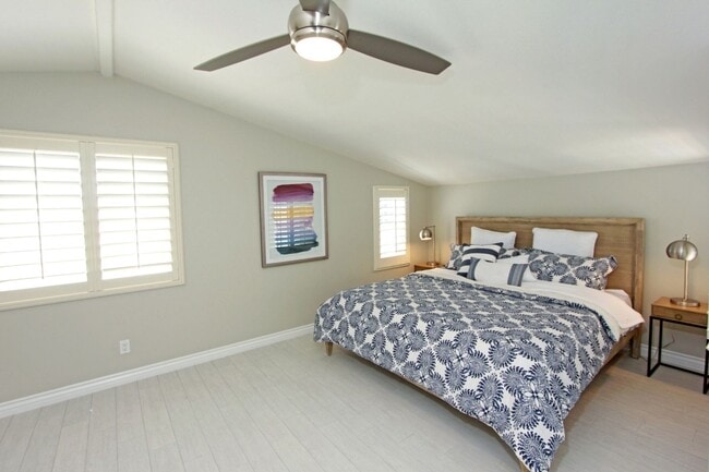 Building Photo - Upgraded 2 BD/ 2 BA on Newport Beach Penin...