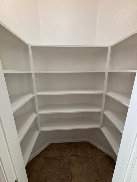 Building Photo - 2756 Thorncreek Ln