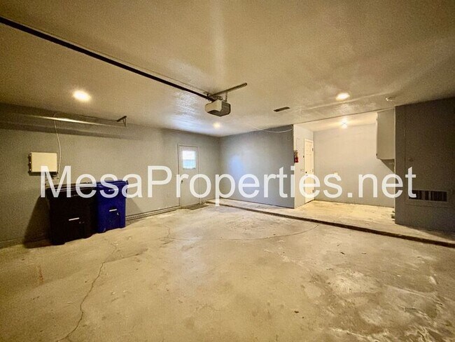 Building Photo - 15137 Haddington Way
