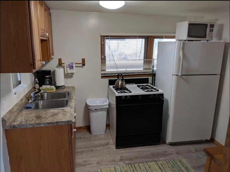 Kitchen - 855 E Front St