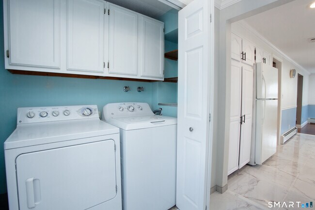 Building Photo - 1 Valley Crest Dr