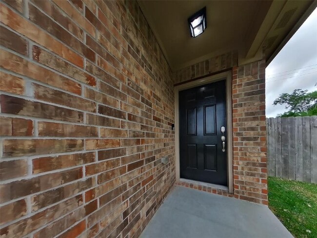 Building Photo - 612 Totem Trail Dr