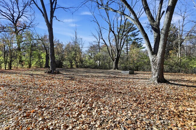 Building Photo - 7026 Spring Mill Rd