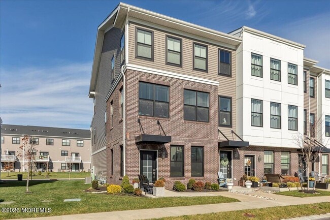 Building Photo - 29 Midway Rd N