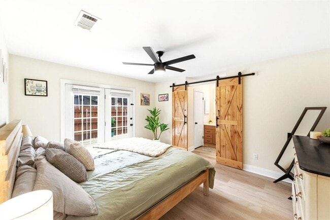 Building Photo - 7210 Towering Oaks Dr