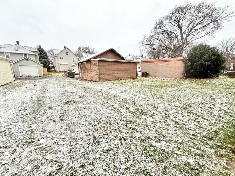 Building Photo - 1208 19th St NW