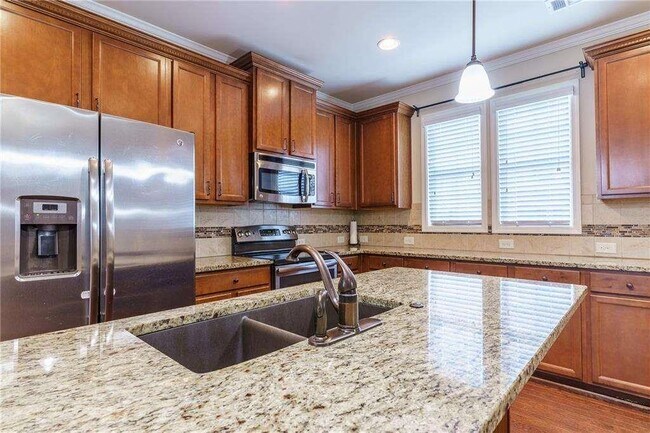 Building Photo - 1299 Hopkins Dr