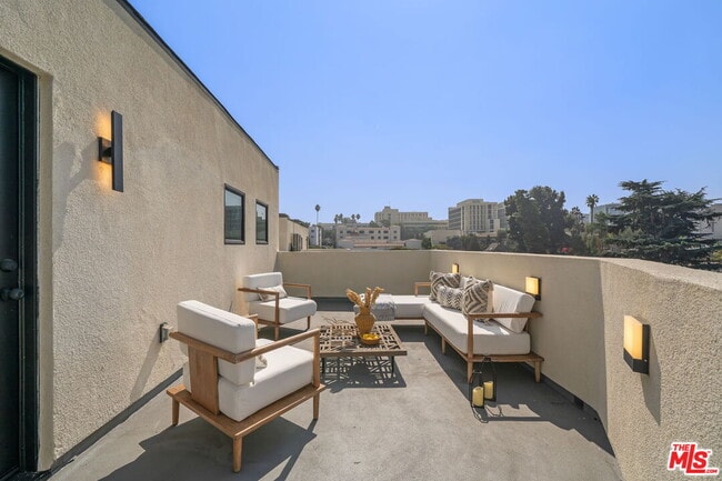 Building Photo - 259 S Park View St