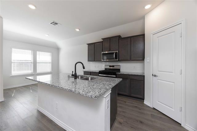 Building Photo - 719 Cool Cyn Trl