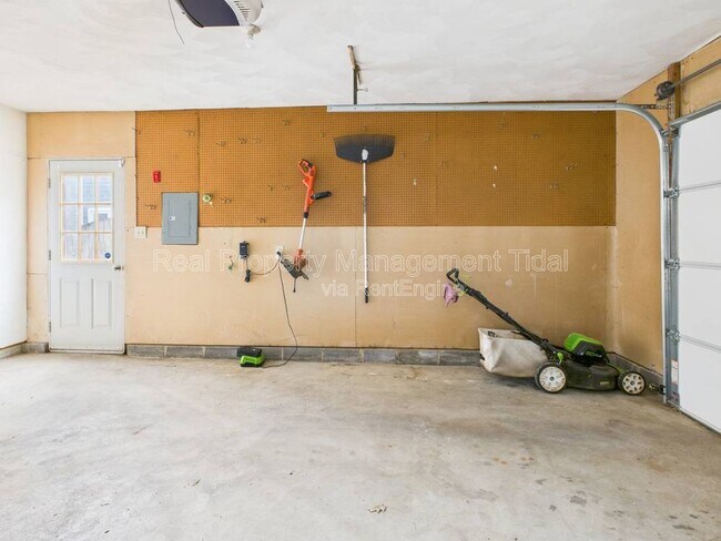 Building Photo - 236 Huntstree Pl