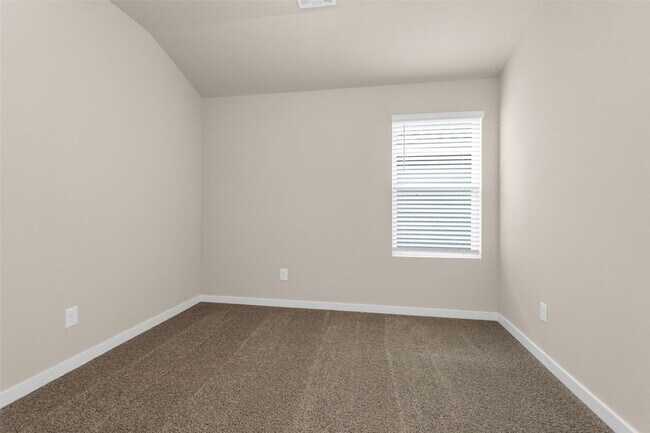 Building Photo - 18095 Martin Pines Dr