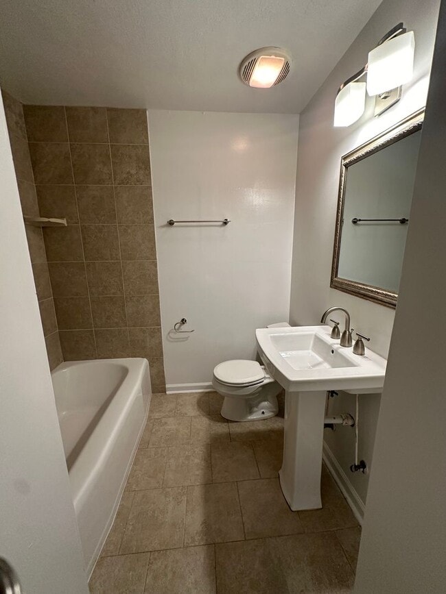 Building Photo - Cherokee Hills