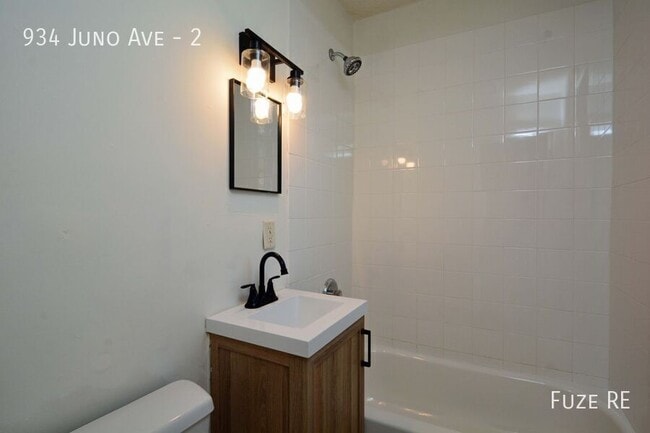 Building Photo - 934 Juno Ave