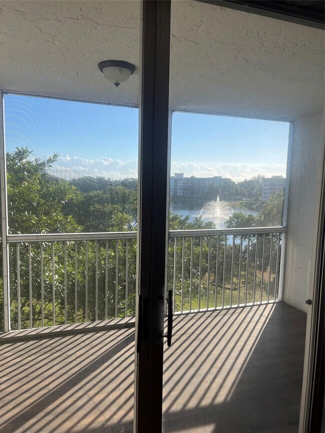 Building Photo - 2940 N Course Dr