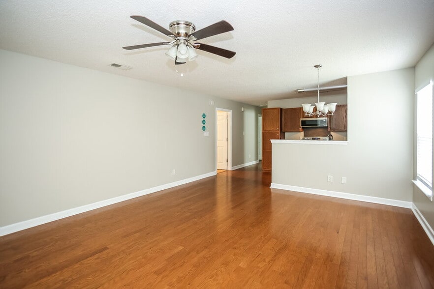 Building Photo - 1916 Harrison Park Dr