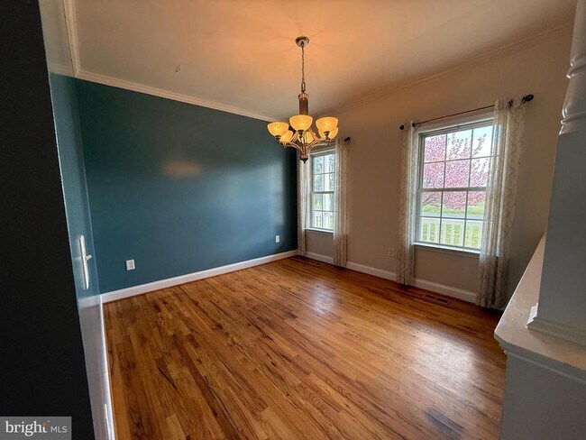 Building Photo - 220 Barnes Blvd