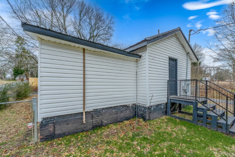 Building Photo - 517 Thomas St