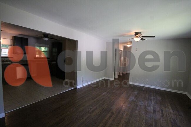 Building Photo - 4 Bedroom 2 Bath Move In Ready