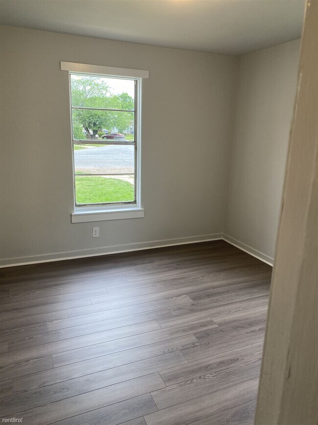 Building Photo - 2 br, 1 bath Duplex - 2634 Foster Street